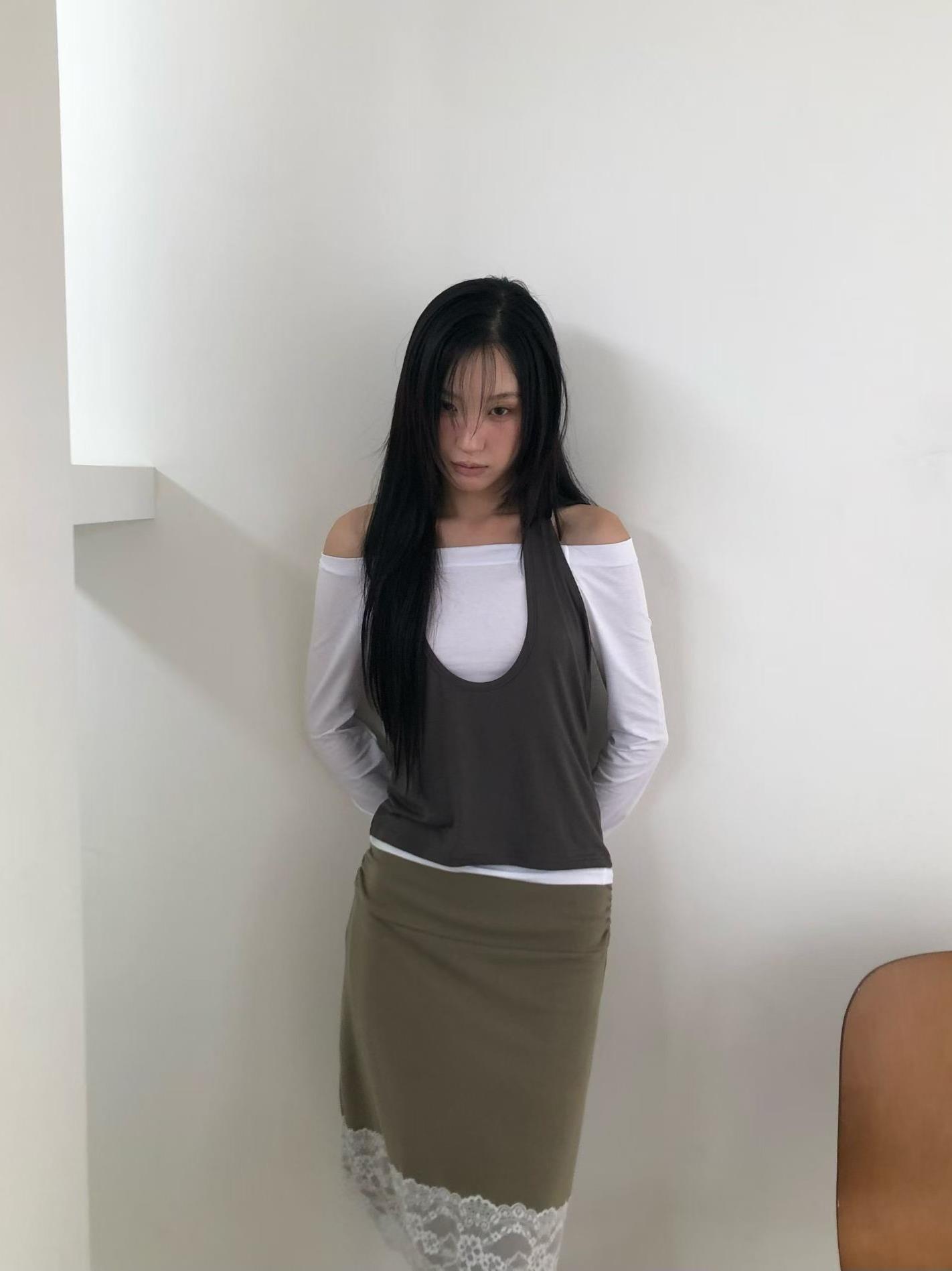 掛脖背心+一字領上衣兩件組